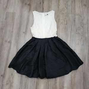Juniors Black and White Dress